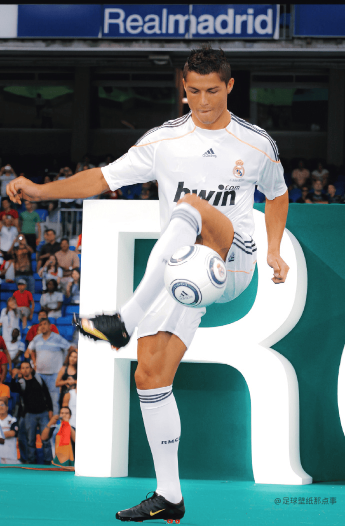 开云体育中国-那不勒斯绝杀皇马，C罗补时绝平足总杯的简单介绍