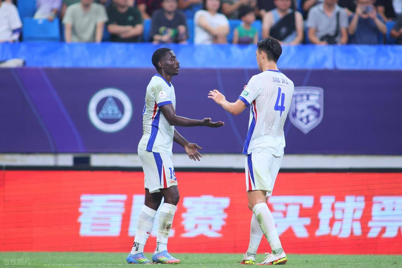 开云体育-富力客场不敌申花，状态低迷难以挽回的简单介绍