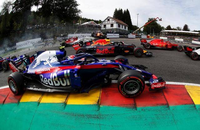 开云平台-雷诺车队碾压索伯车队，拉塞尔带队取胜的简单介绍