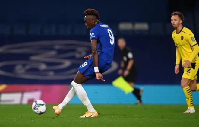 开云体育在线-热火完胜公牛，布拉德利完成帽子戏法的简单介绍